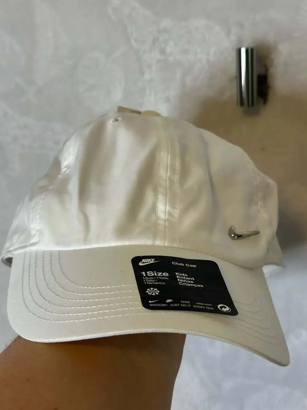 Nike Kids Dri-FIT Club Cap White with Metallic Silver Swoosh - Picture 7 of 8